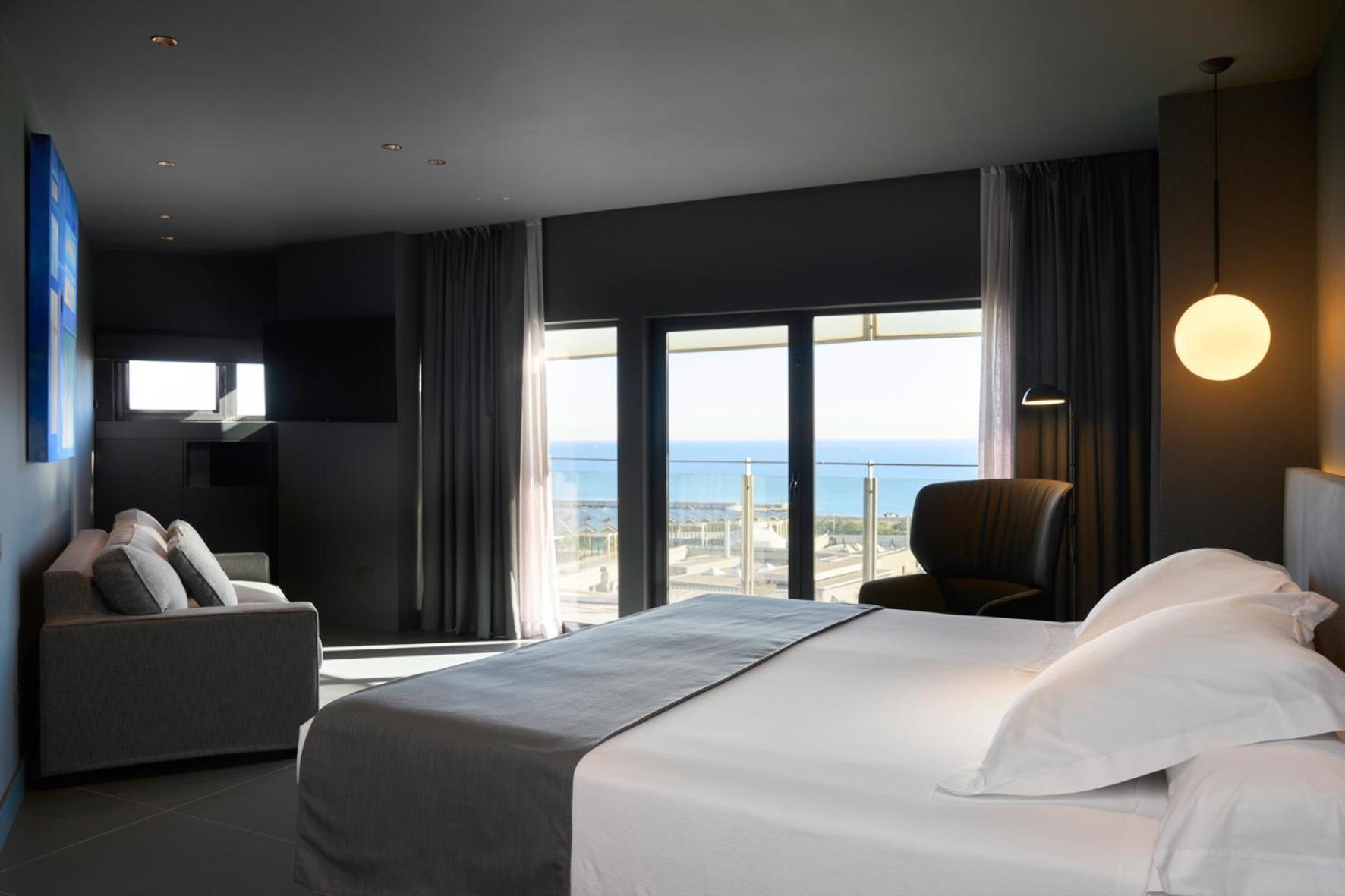 Deluxe Double Room Balcony Sea View,1639549685:JPEG